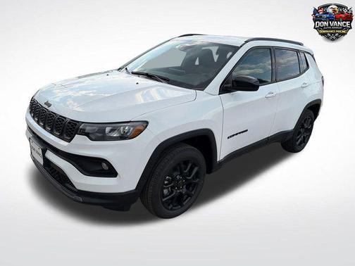 Bright White Clearcoat 2026 Jeep Compass Latitude