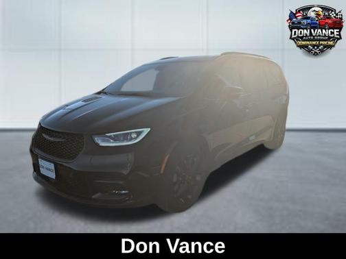 Diamond Black Crystal Pearlcoat 2026 Chrysler Pacifica Limited