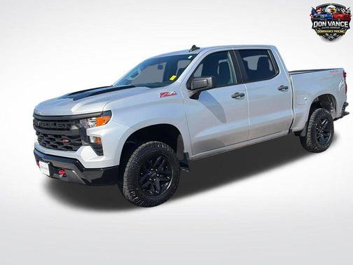 Silver Ice Metallic 2022 Chevrolet Silverado 1500 Custom Trail Boss