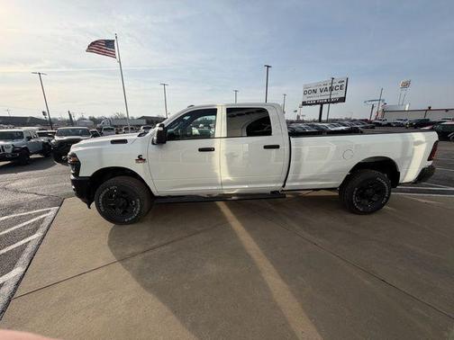 2026 RAM 2500 Tradesman Crew Cab 4x4 8' Box