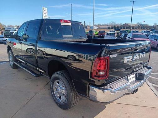 2026 RAM 3500 Tradesman Crew Cab 4x4 6'4' Box