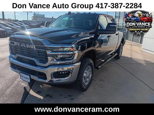 Diamond Black Crystal Pearlcoat 2026 RAM 3500 Tradesman Crew Cab 4x4 6'4' Box