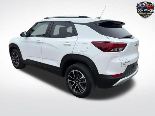 Summit White 2025 Chevrolet Trailblazer LT