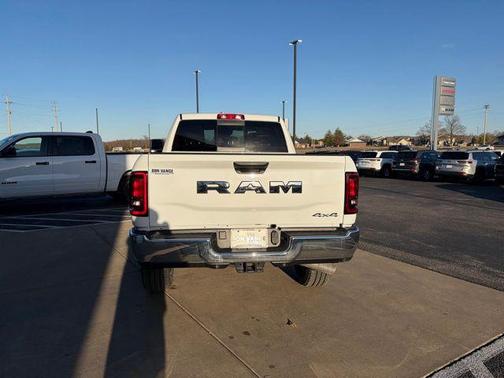 2026 RAM 2500 Tradesman Crew Cab 4x4 6'4' Box