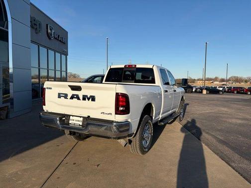 2026 RAM 2500 Tradesman Crew Cab 4x4 6'4' Box