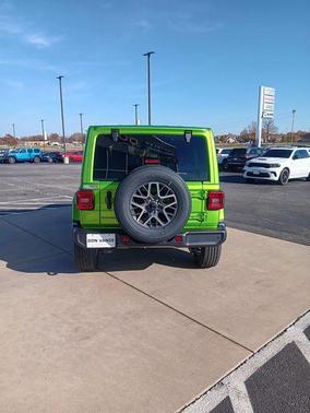 2026 Jeep Wrangler 4-Door Sahara 4x4