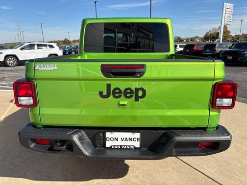 2026 Jeep Gladiator Sport S