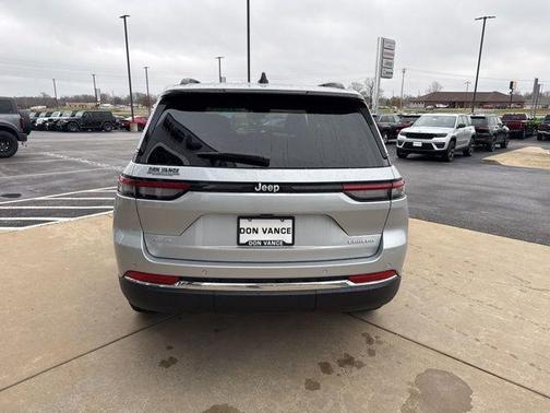 2025 Jeep Grand Cherokee Laredo