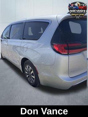 2023 Chrysler Pacifica Hybrid Touring L