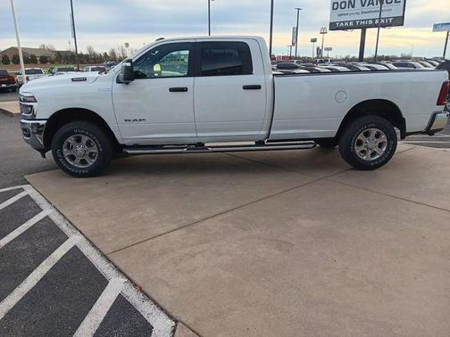 2026 RAM 3500 Big Horn Crew Cab 4x4 8' Box