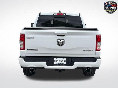 Bright White Clearcoat 2022 RAM 1500 Big Horn/Lone Star