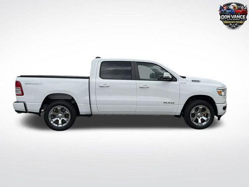 Bright White Clearcoat 2022 RAM 1500 Big Horn/Lone Star