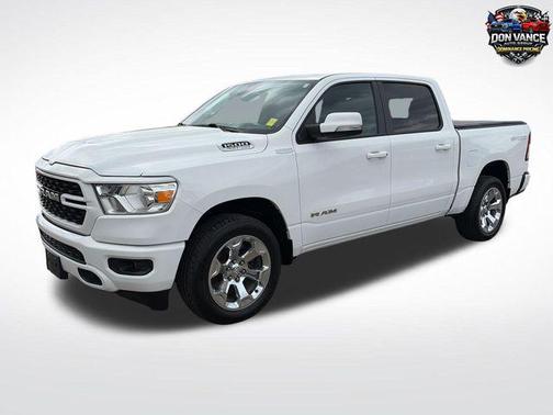 Bright White Clearcoat 2022 RAM 1500 Big Horn/Lone Star