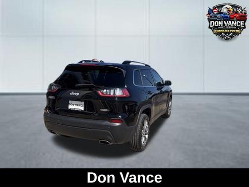 Diamond Black Crystal Pearlcoat 2022 Jeep Cherokee Latitude Lux