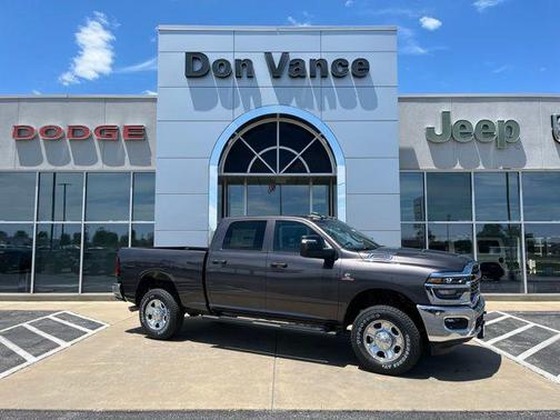 2025 RAM 2500 Tradesman Crew Cab 4x4 6'4' Box