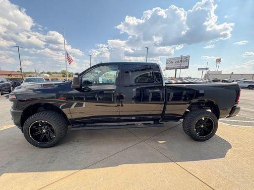 2025 RAM 2500 Tradesman Crew Cab 4x4 6'4' Box