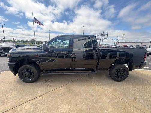 2025 RAM 2500 Tradesman Crew Cab 4x4 6'4' Box