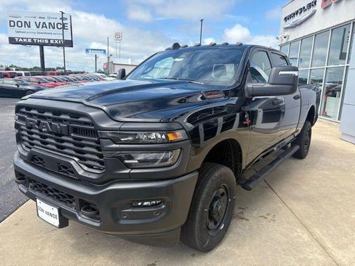 2025 RAM 2500 Tradesman Crew Cab 4x4 6'4' Box