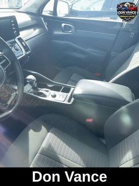 Glacial White Pearl 2022 Kia Sorento LX