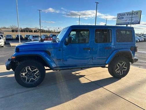 2025 Jeep Wrangler 4-Door Sahara 4x4