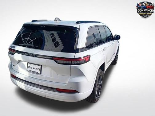 Bright White Clearcoat 2026 Jeep Grand Cherokee Limited