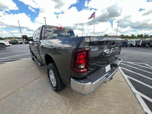 2025 RAM 2500 Tradesman Crew Cab 4x4 6'4' Box