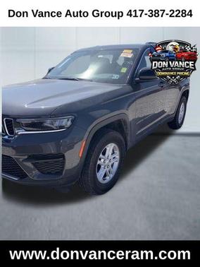 Baltic Gray Metallic Clearcoat 2023 Jeep Grand Cherokee Laredo