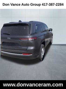 2023 Jeep Grand Cherokee Laredo