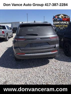 Baltic Gray Metallic Clearcoat 2023 Jeep Grand Cherokee Laredo