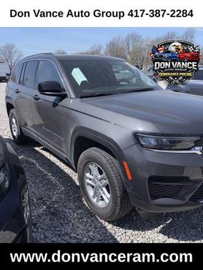 Baltic Gray Metallic Clearcoat 2023 Jeep Grand Cherokee Laredo