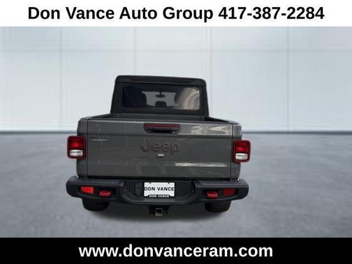 Sting-Gray Clearcoat 2022 Jeep Gladiator Rubicon