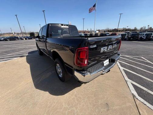 2026 RAM 2500 Big Horn Crew Cab 4x4 6'4' Box