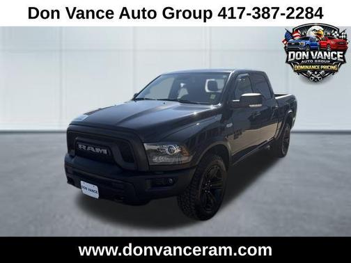Diamond Black Crystal Pearlcoat 2022 RAM 1500 Classic Warlock Crew Cab 4x4 5'7' Box