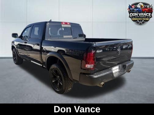 Diamond Black Crystal Pearlcoat 2022 RAM 1500 Classic Warlock Crew Cab 4x4 5'7' Box