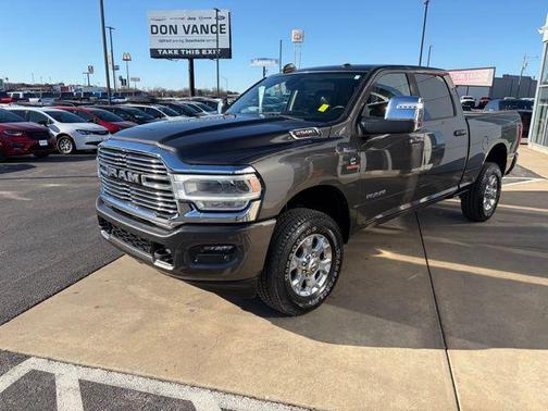 2024 RAM 2500 Laramie Crew Cab 4x4 6'4' Box