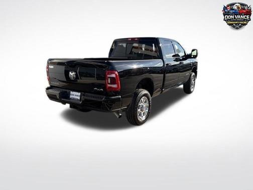 2024 RAM 2500 Laramie Crew Cab 4x4 6'4' Box