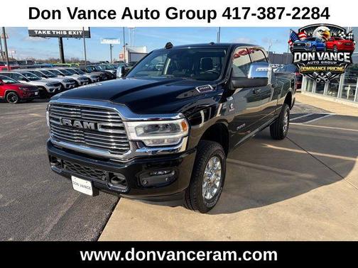 Diamond Black Crystal Pearlcoat 2024 RAM 2500 Laramie Crew Cab 4x4 6'4' Box