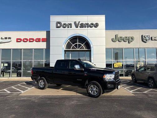Diamond Black Crystal Pearlcoat 2024 RAM 2500 Laramie Crew Cab 4x4 6'4' Box
