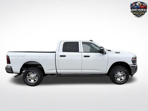 Bright White Clearcoat 2026 RAM 2500 Tradesman Crew Cab 4x4 6'4' Box