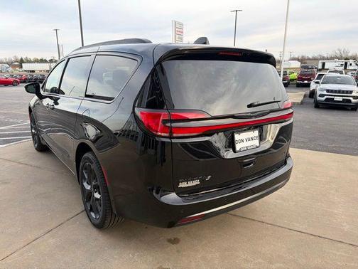 2026 Chrysler Pacifica L