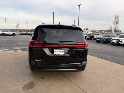 2026 Chrysler Pacifica L