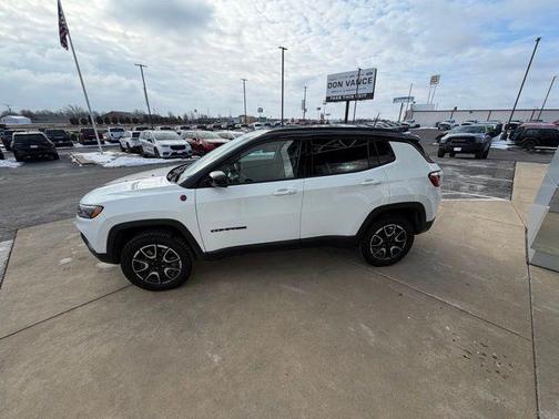 2024 Jeep Compass Trailhawk
