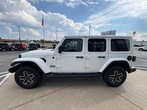2025 Jeep Wrangler 4-Door Sahara 4x4