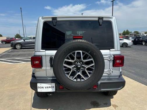 2024 Jeep Wrangler 4-Door Sahara 4x4