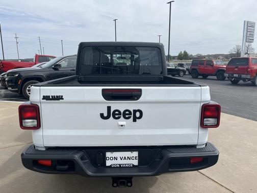 2023 Jeep Gladiator Sport