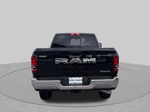 Diamond Black Crystal Pearlcoat 2026 RAM 2500 Tradesman Crew Cab 4x4 6'4' Box