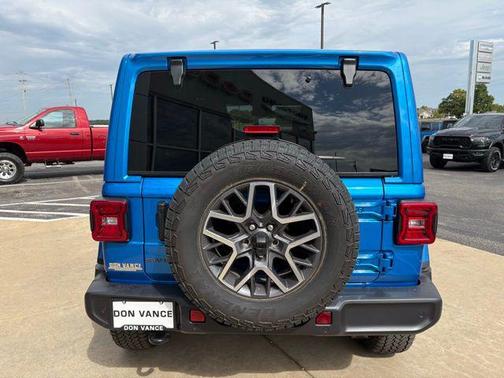 2025 Jeep Wrangler 4-Door Sahara 4x4