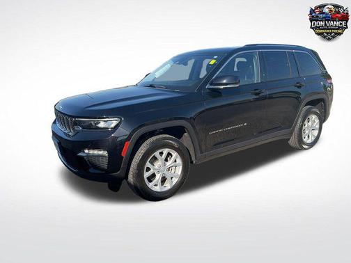 Diamond Black Crystal Pearlcoat 2023 Jeep Grand Cherokee Limited