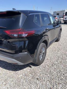 Super Black 2022 Nissan Rogue S