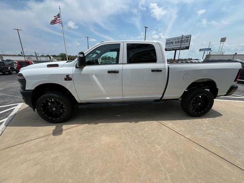 2025 RAM 2500 Tradesman Crew Cab 4x4 6'4' Box